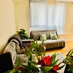 Modern 2 Bedroom Apartment 1 Min From Metro